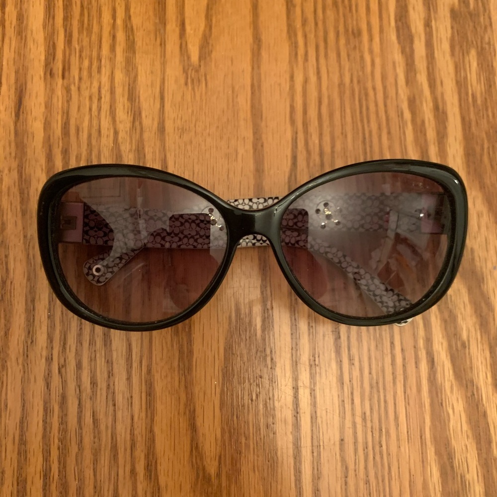 Coach sunglasses with case in great condition